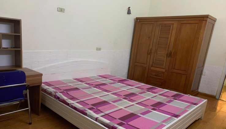 Cho thuê nhà nguyên căn ngõ 175 Định Công, 45m2, 3.5 tầng, 3 ngủ, 9tr5 vào ngay